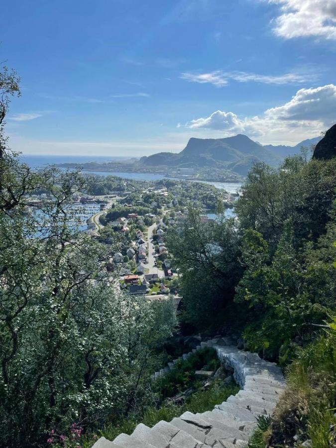 Romslig leilighet sentralt i Svolvær sentrum Eksteriør bilde
